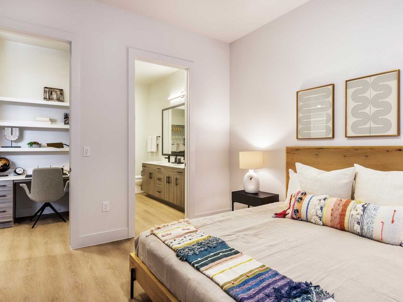 B2 Caroline Golden Glades